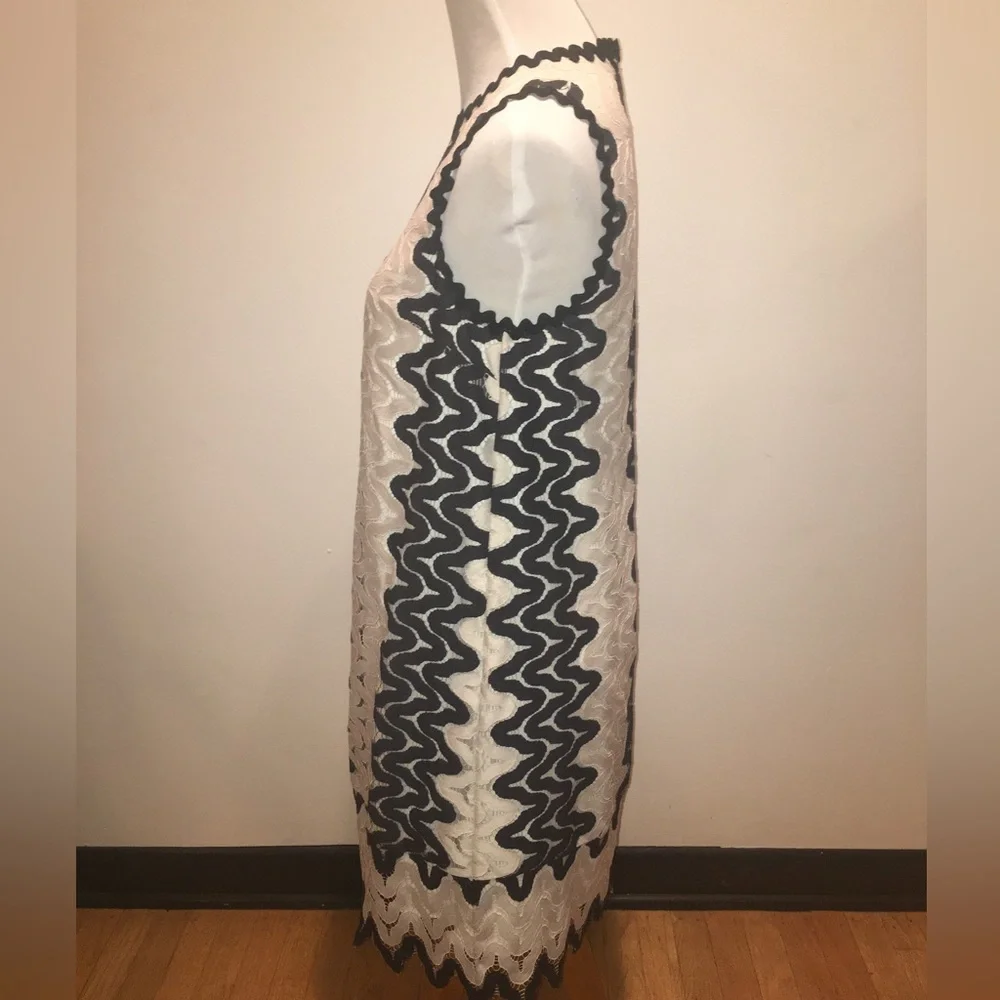 Kate Spade Lace Shift Cream and Black Dress - Size 6 - Picture 6 of 14